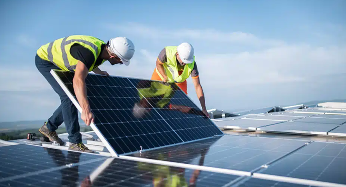 مراحل نصب و راه‌اندازی پنل خورشیدی